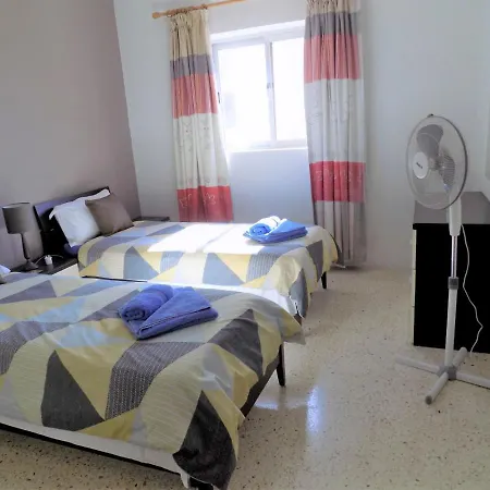 Sunshine Holiday 8 With Spectacular Seaviews