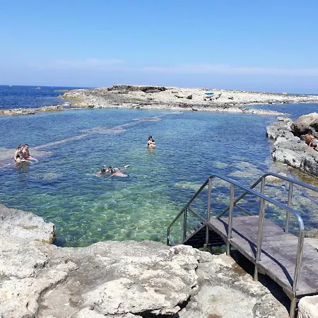Sunshine Holiday 8 With Spectacular Seaviews