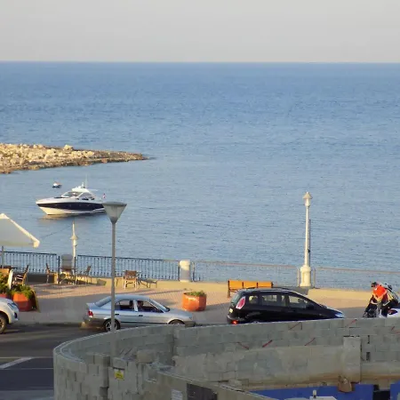 Sunshine Holiday 8 With Spectacular Seaviews *